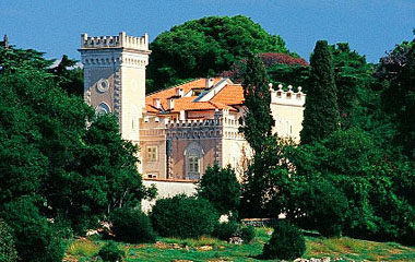Отель Isabella Castle 3*