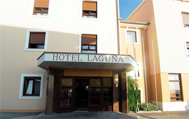 Отель Laguna 4*