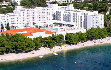 Пляж отеля Bluesun Hotel Alga 4*