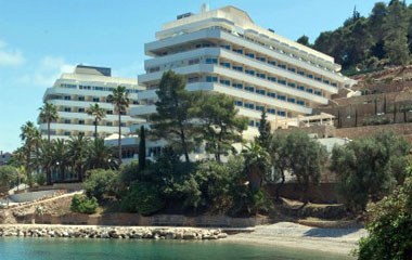 Пляж отеля Lafodia Hotel and Resort 4*