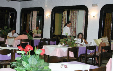 Ресторан отеля Sumratin 2*