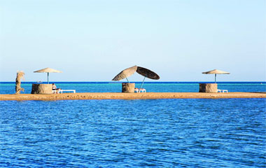 Пляж отеля Movenpick Resort & SPA El Gouna 5*