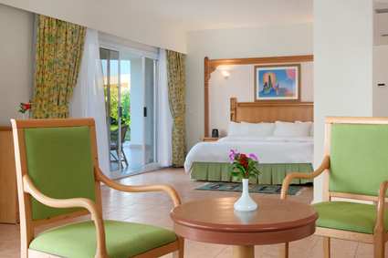 Hilton Queen Guestroom Plus отеля Hilton Long Beach 4*