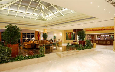 Отель Amwaj Oyuon Hotel & Resort 5*