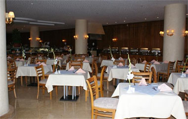 Ресторан Oyuon отеля Amwaj Oyuon Hotel & Resort 5*