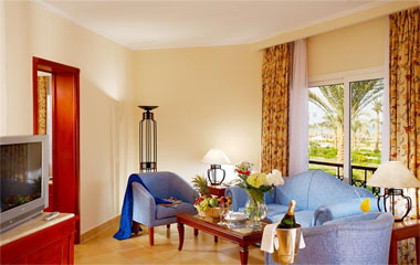 Suite отеля Amwaj Oyuon Hotel & Resort 5*