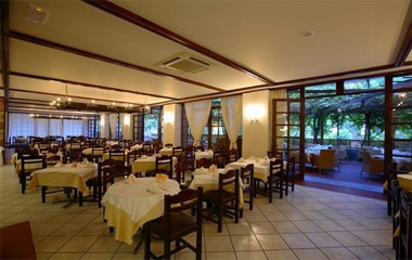 Ресторан отеля Apollonia Beach 4*
