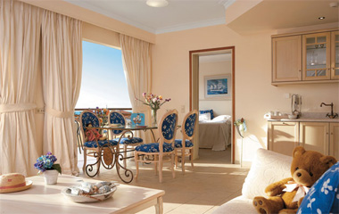 Deluxe Bungalow Suite with Jacuzzi отеля Club Marine Palace Grecotel 5*