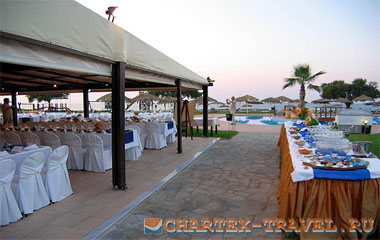 Ресторан отеля Geraniotis Beach Hotel 3*