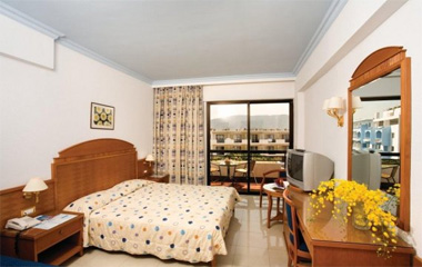 Double room with mountain view отеля Blue Horizon 4*