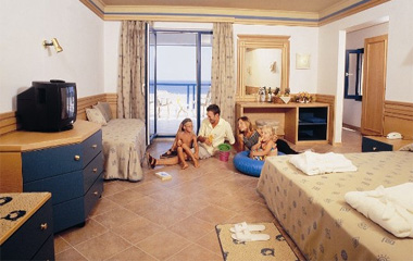Семейный номер с видом на море отеля Aldemar Paradise Mare 5*