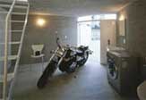 В Токио создали специальный отель для мотоциклистов.
