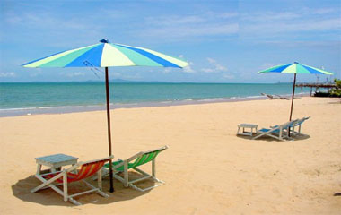 Пляж отеля Botany Beach Resort 3*
