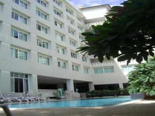 Отель Crown Pattaya Beach 3*