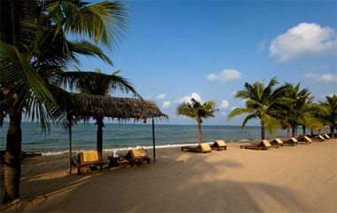 Пляж отеля Pinnacle Jomtien Resort & SPA 3*