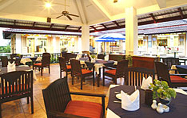 Ресторан отеля Amora Beach (ex. Rydges Beach) 4*
