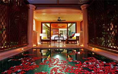 Deluxe Pool Suite - The Club отеля Centara Grand Beach Resort Phuket 5*