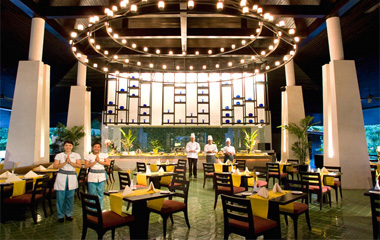 Ресторан отеля Centara Karon Resort Phuket 4*