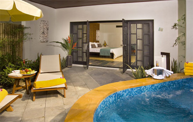 Pool Cabana at The Cabanas отеля Centara Karon Resort Phuket 4*