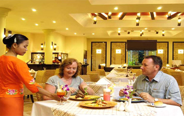 Ресторан отеля Deevana Patong Resort & SPA 3*
