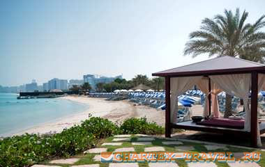 Пляж отеля Hilton Abu Dhabi Hotel 5*