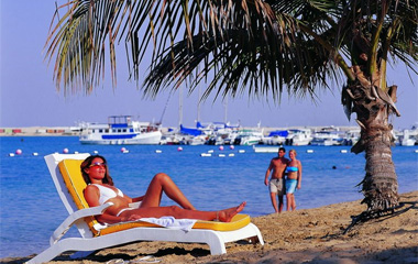 Пляж отеля Le Meridien Abu Dhabi 4*