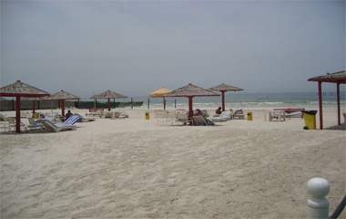 Пляж отеля Ajman Beach 3*