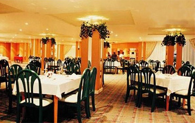 Ресторан отеля Ajman Beach 3*