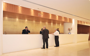 Отель Al Bustan Center & Residence Apartments 4*
