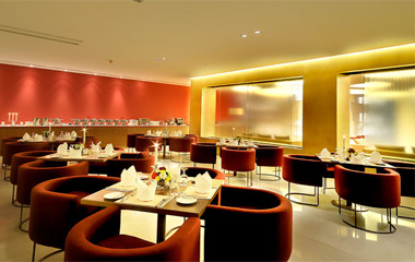 Ресторан отеля Al Bustan Center & Residence Apartments 4*