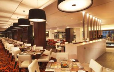 Ресторан отеля Al Bustan Rotana 5*