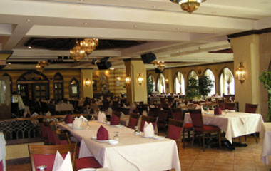 Ресторан отеля Al Bustan Rotana 5*