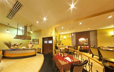 Ресторан отеля Al Jawhara Gardens 4*
