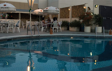 Отель Avari Dubai Hotel 4*