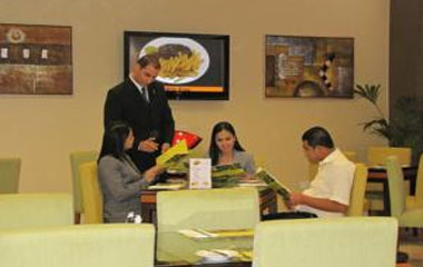 Ресторан отеля Coral Al Khoory Hotel Apartments 4*