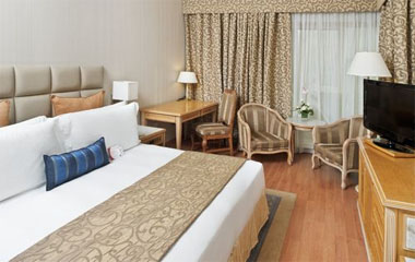 Номер отеля Crowne Plaza Dubai 5*