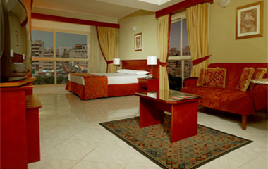 Номер отеля Dar Al Sondos Hotel Apartments by Le Meridien 4*
