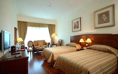 Номер отеля Dhow Palace Hotel 4*
