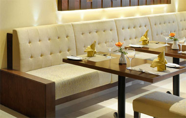 Ресторан отеля Emirates Grand Hotel 4*