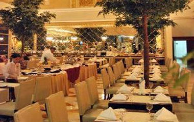 Ресторан отеля Holiday Inn Bur Dubai - Embassy District 4*