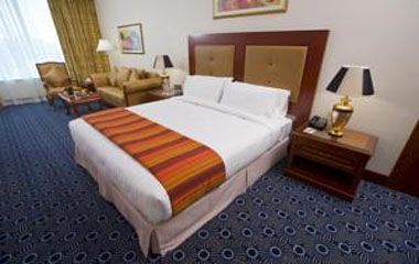 Номер отеля Holiday Inn Bur Dubai - Embassy District 4*