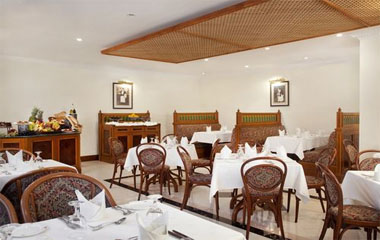 Ресторан отеля Holiday Inn Dubai-Downtown hotel 4*
