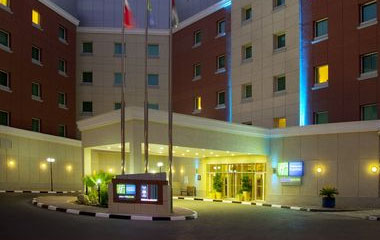 Отель Holiday Inn Express Dubai-Internet City 2*