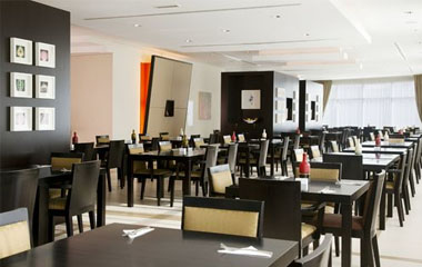 Ресторан отеля Holiday Inn Express Dubai-Internet City 2*