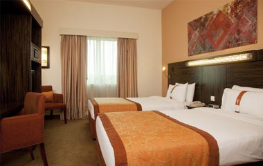 Номер отеля Holiday Inn Express Dubai-Internet City 2*