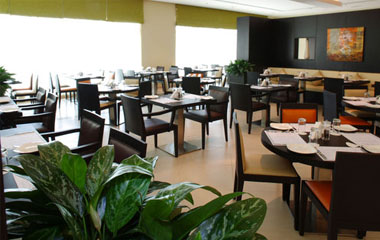 Ресторан отеля Holiday Inn Express Dubai-Jumeirah 2*
