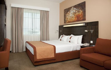 Номер отеля Holiday Inn Express Dubai-Jumeirah 2*