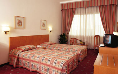 Номер отеля Landmark Hotel Baniyas 3*