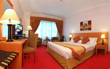 Номер отеля Metropolitan Hotel Deira 4*