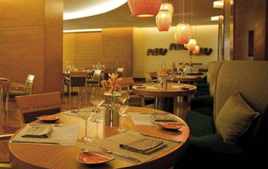 Ресторан отеля Movenpick Hotel Jumeirah Beach 5*